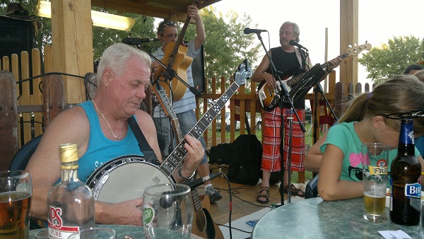 Věčný uličník Staňa a jeho banjo.