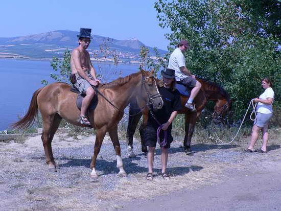 Saša s Dědkem poprvé na koni